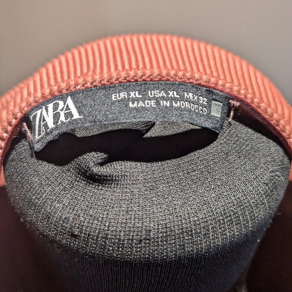 Dress - Picture 4 of 4